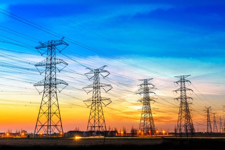 Installation électrique haute tension : 3 astuces efficaces pour choisir un transformateur de qualité