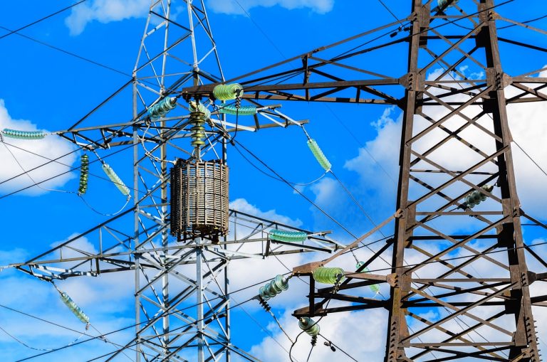 Pourquoi les postes HTA sont-ils importants dans les projets de construction ?